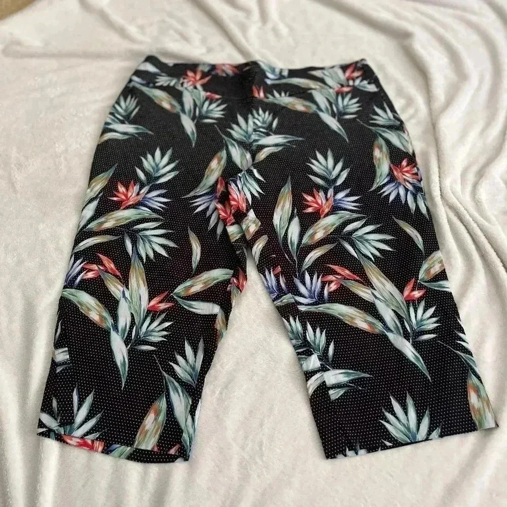 Zac & Rachel Bermuda/capri shorts size 22w Polkadot black